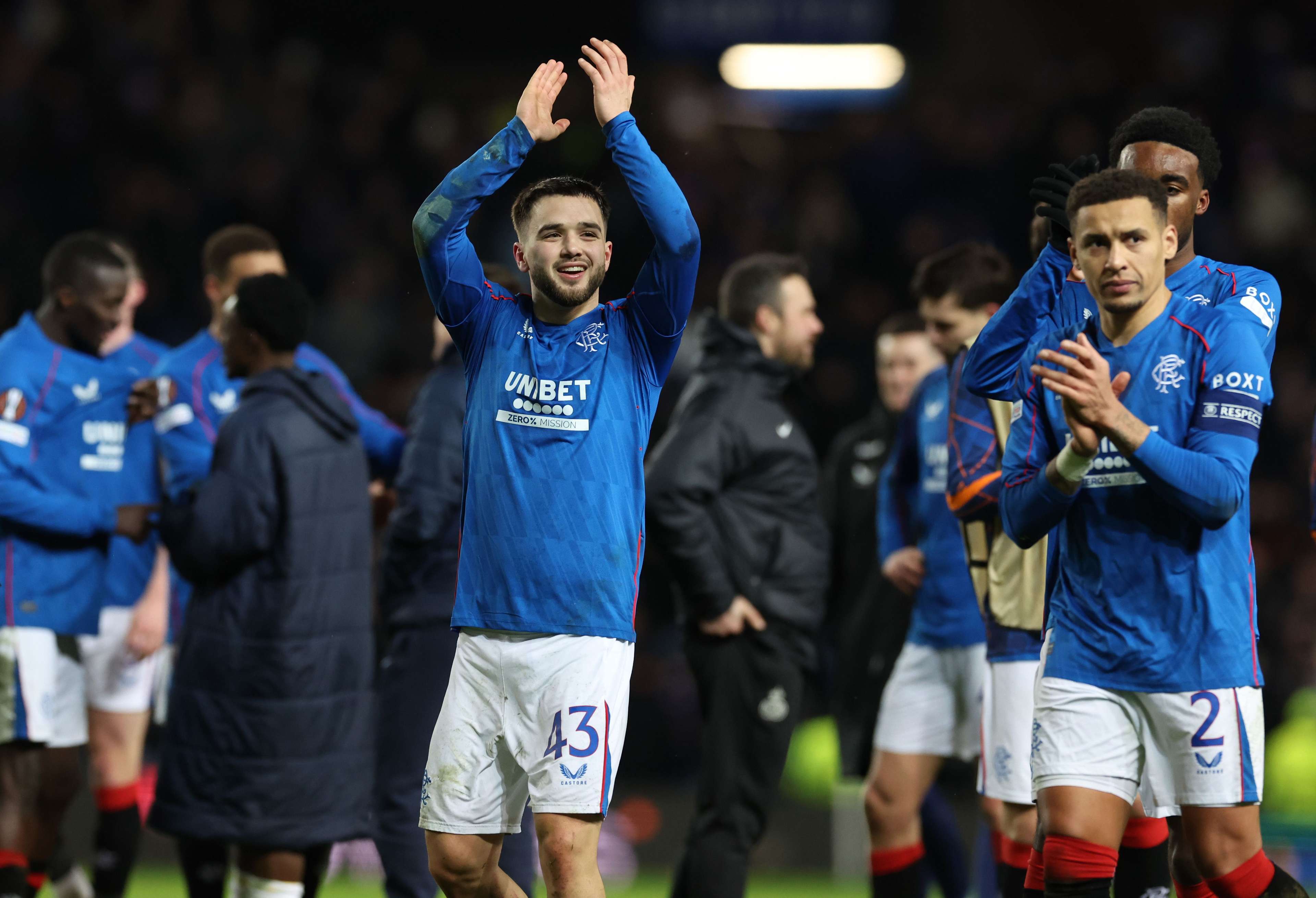 皇马逐渐找 皇马逐渐找